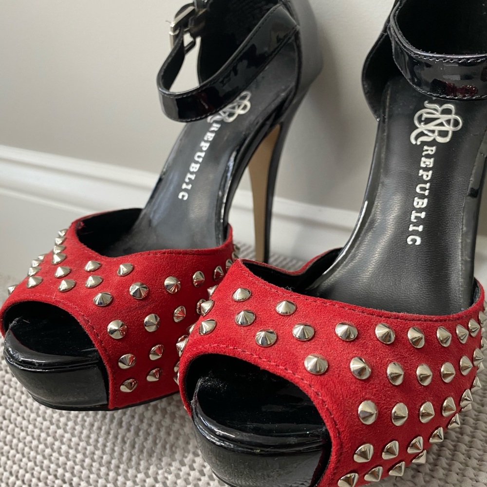 Rock & Republic Red and Black Heels with Silver
